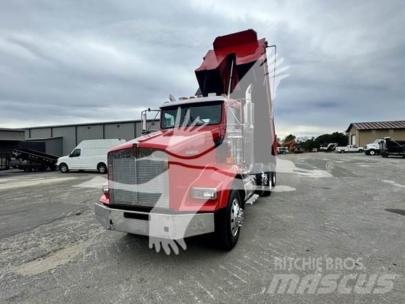Kenworth T800 Savivarčių priekabų vilkikai