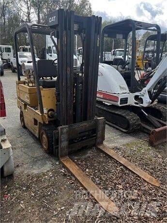 CAT T50D Statyba - Kita