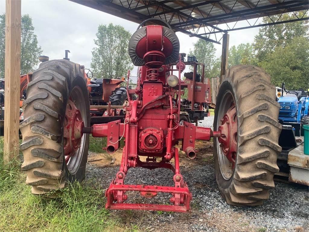 Farmall 400 Statyba - Kita
