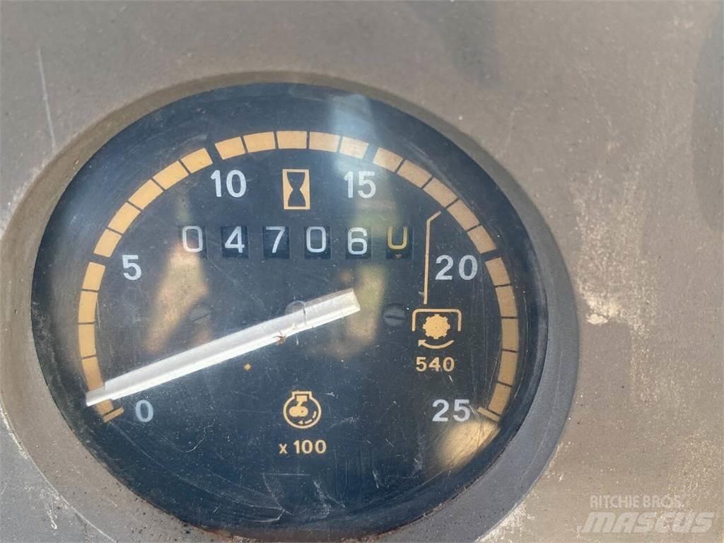 Ford 575D Statyba - Kita
