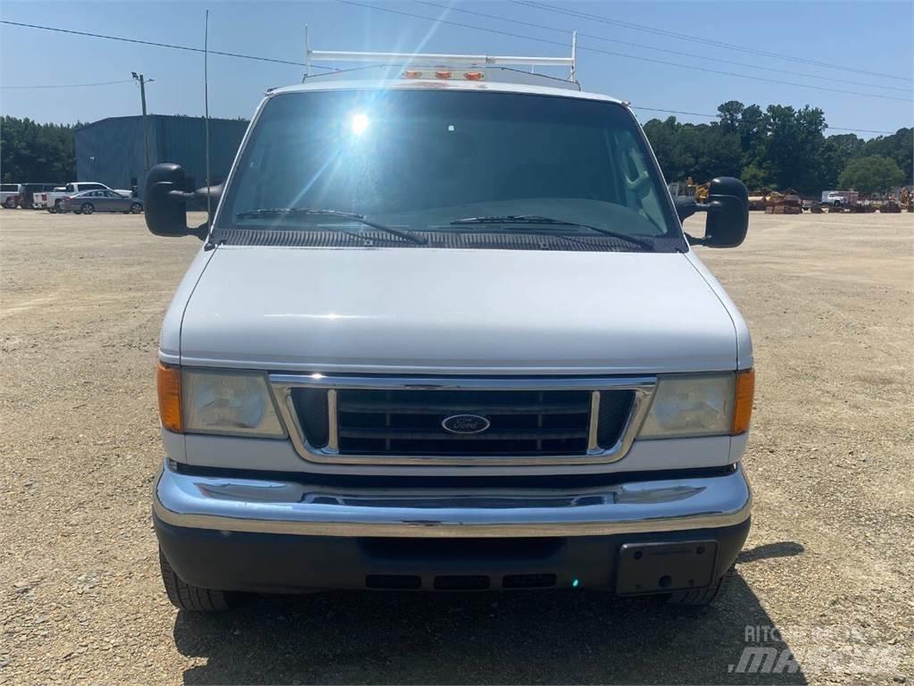 Ford E-Series Statyba - Kita