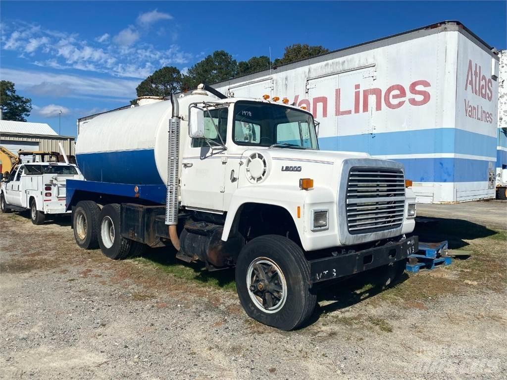 Ford L8000 Statyba - Kita