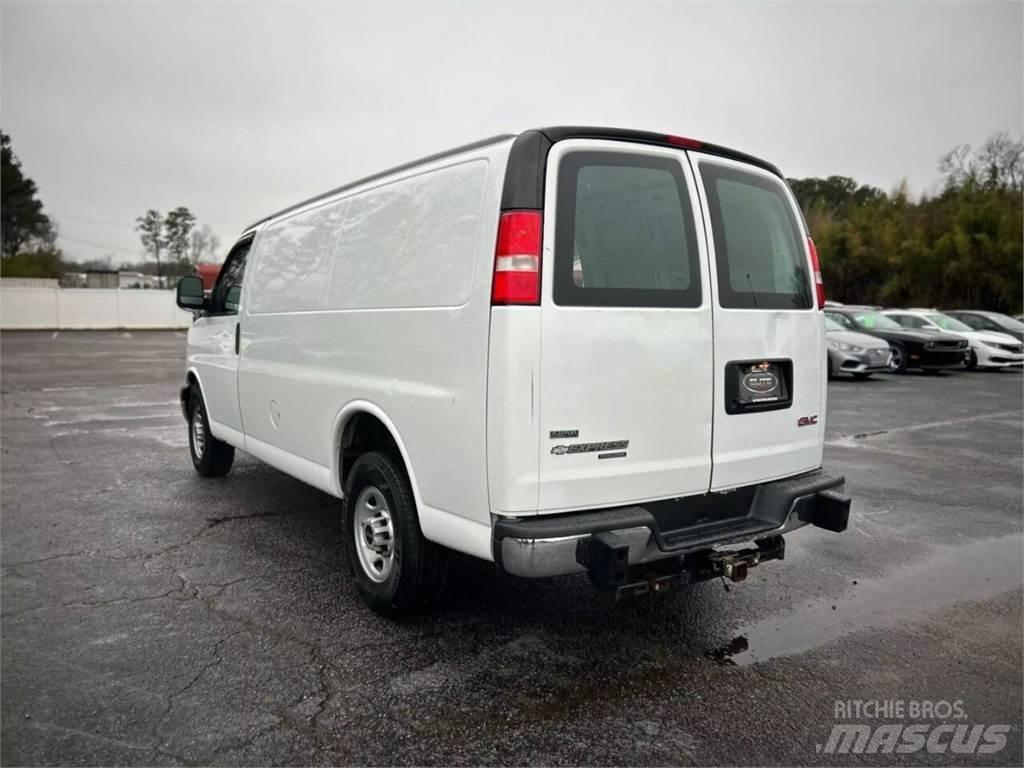 GMC Savana Statyba - Kita