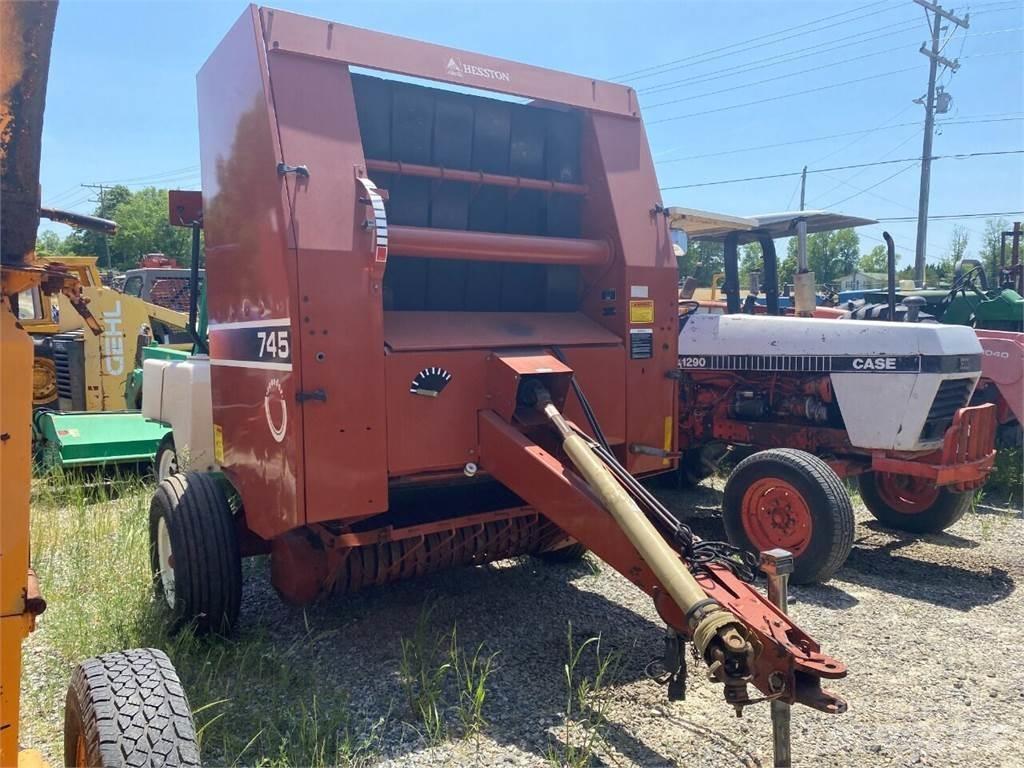 Hesston 745 Statyba - Kita