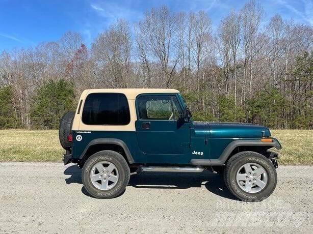 Jeep Wrangler Statyba - Kita