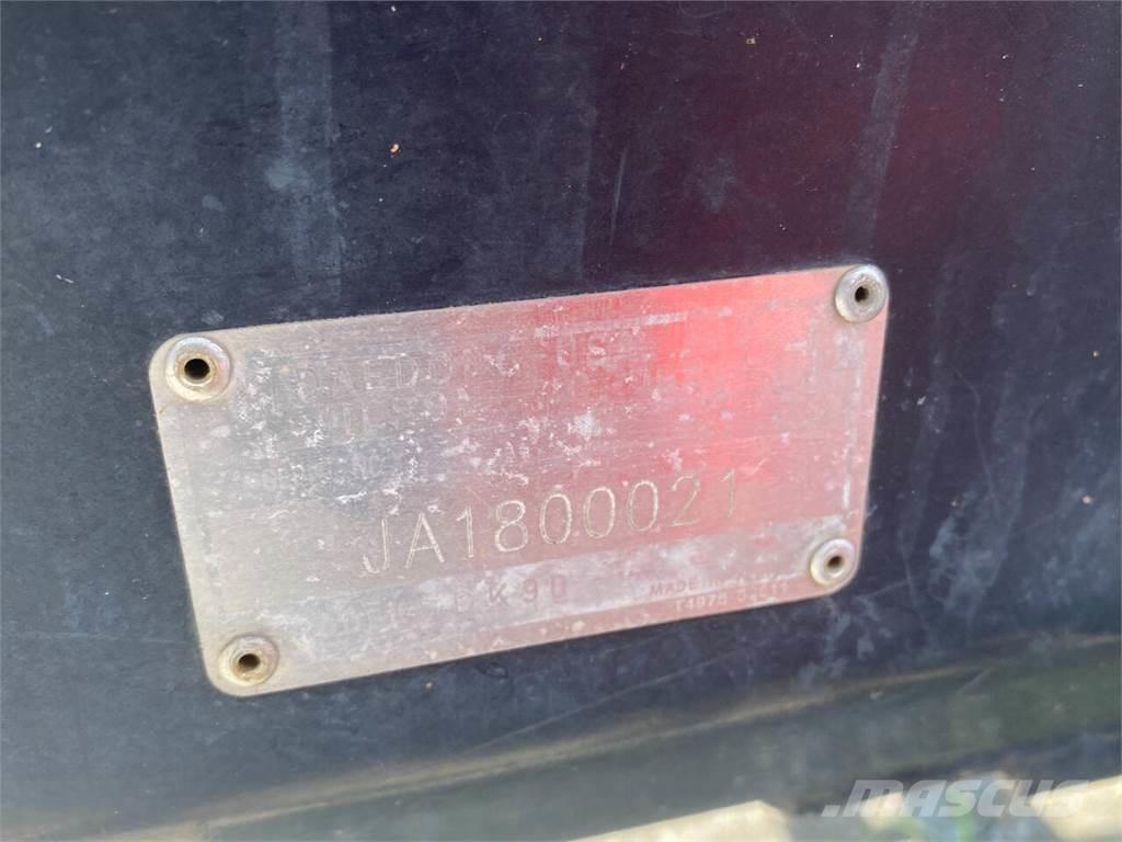 Kioti DK90 Statyba - Kita