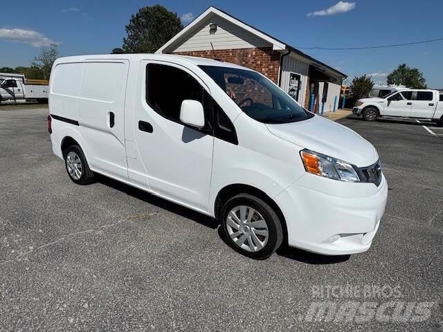 Nissan NV200 Statyba - Kita