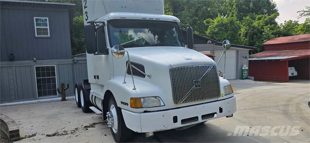 Volvo VNL Statyba - Kita