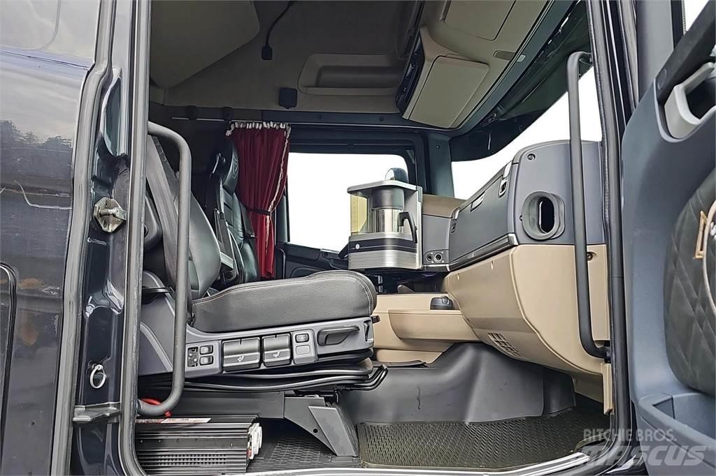 Scania R580 Sunkvežimiai su dengtu kėbulu
