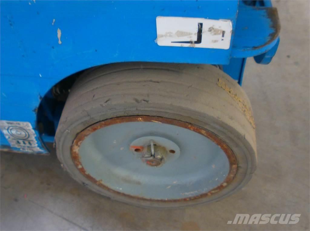 Genie GRC12 Vertikalūs stiebiniai keltuvai