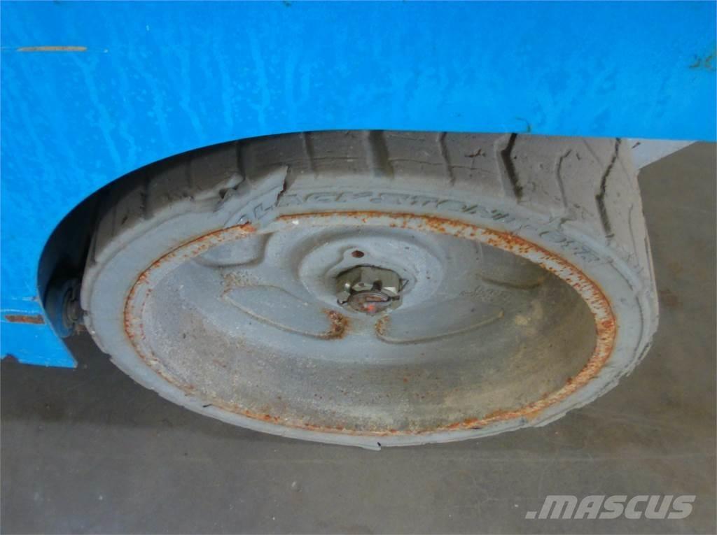 Genie GS2032 Žirkliniai keltuvai
