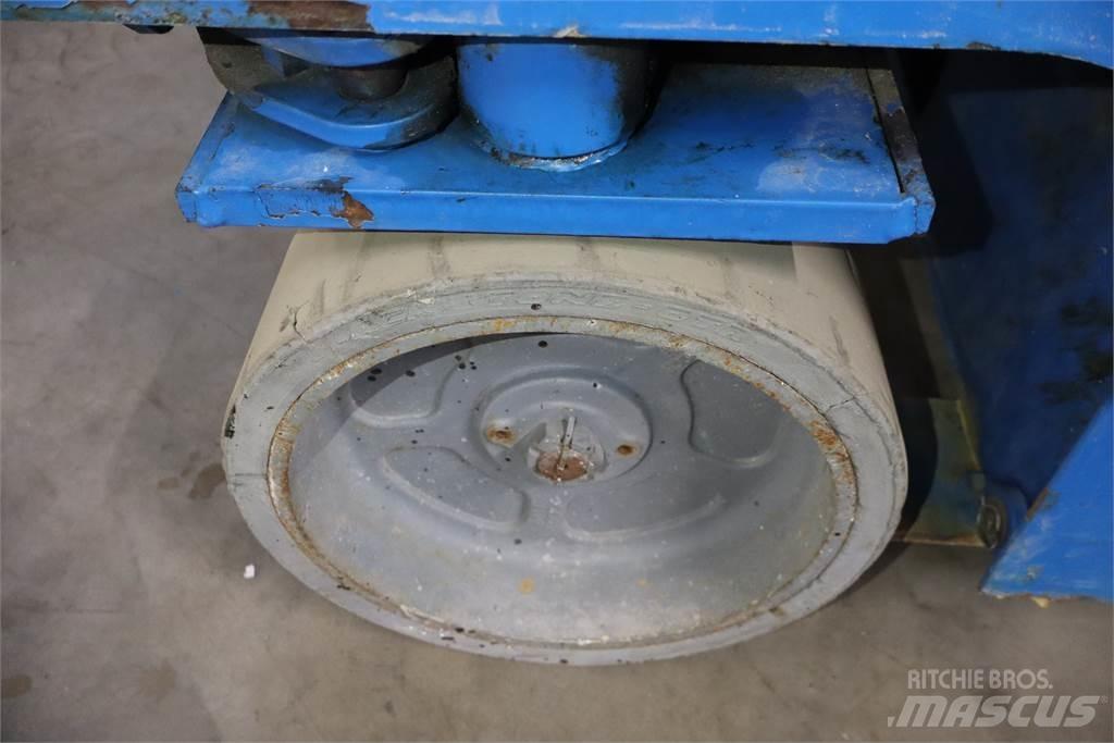 Genie GS2046 Žirkliniai keltuvai