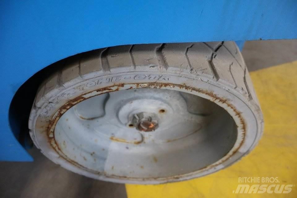 Genie GS2046 Žirkliniai keltuvai