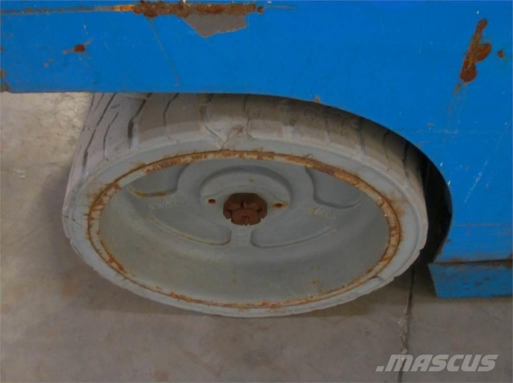 Genie GS4047 Žirkliniai keltuvai