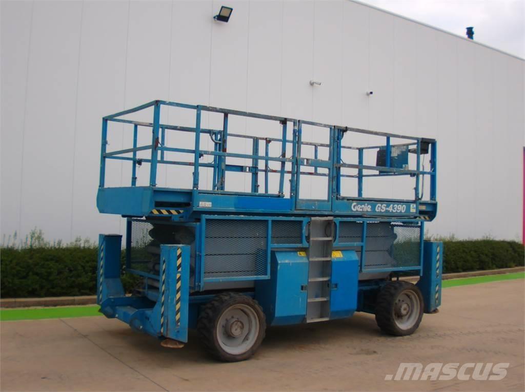 Genie GS4390RT Žirkliniai keltuvai