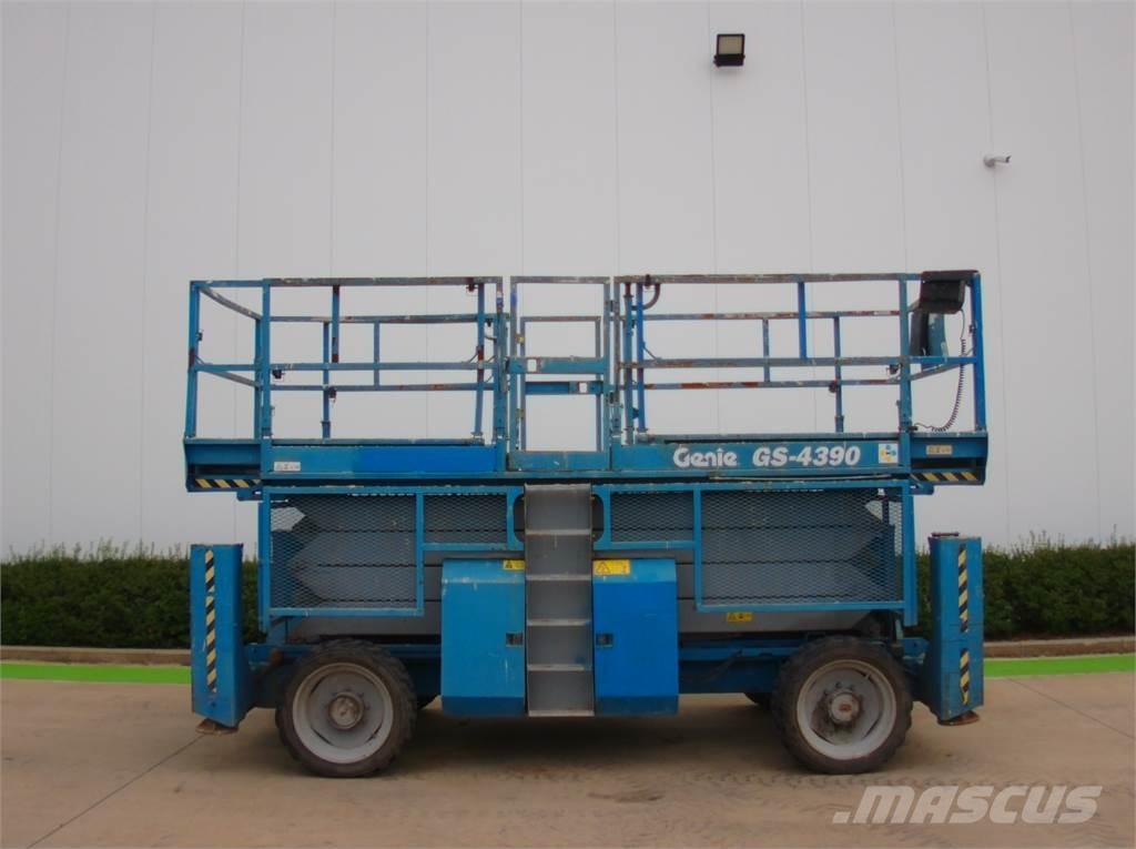 Genie GS4390RT Žirkliniai keltuvai
