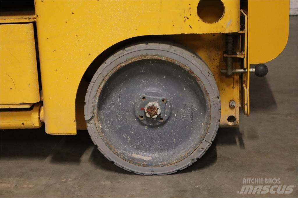 Haulotte Compact 10 Žirkliniai keltuvai