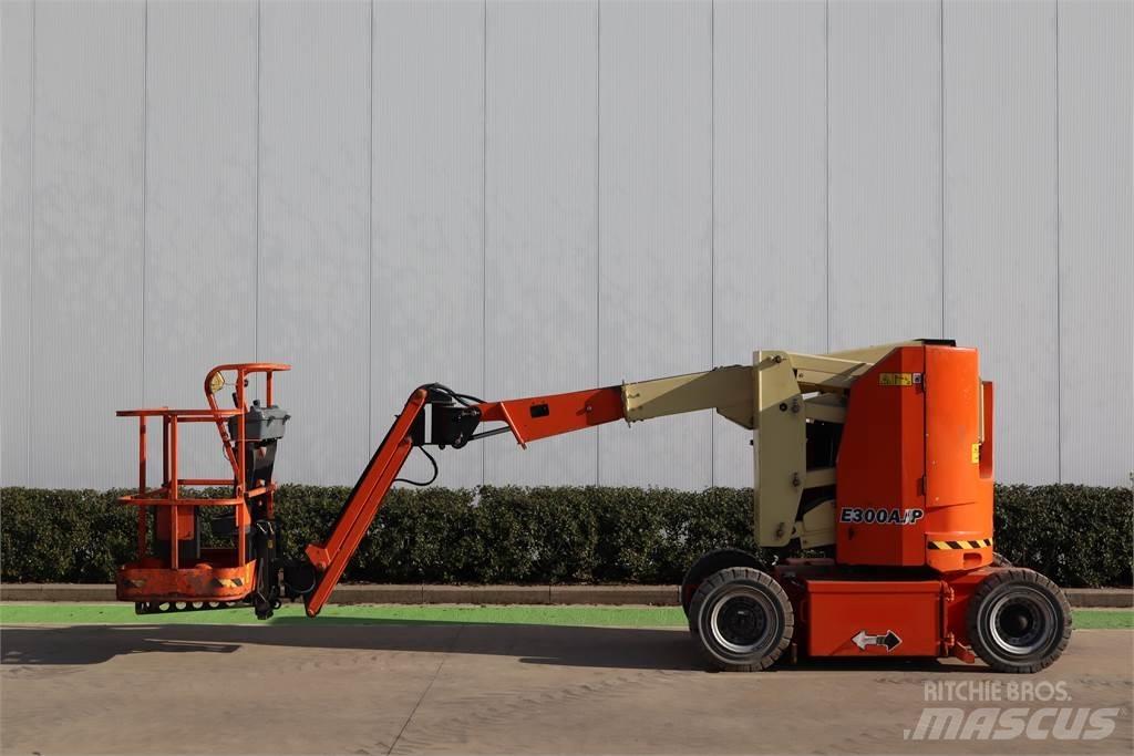 JLG E300AJP Alkūniniai keltuvai
