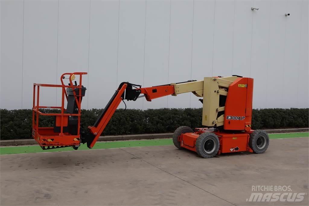 JLG E300AJP Alkūniniai keltuvai
