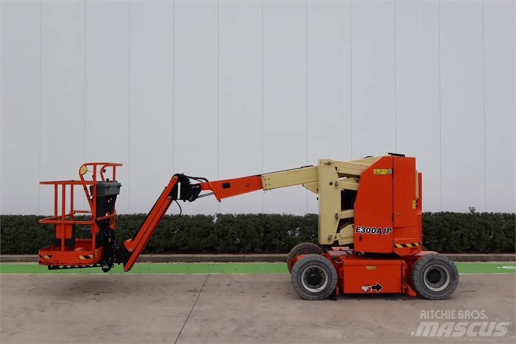 JLG E300AJP Alkūniniai keltuvai