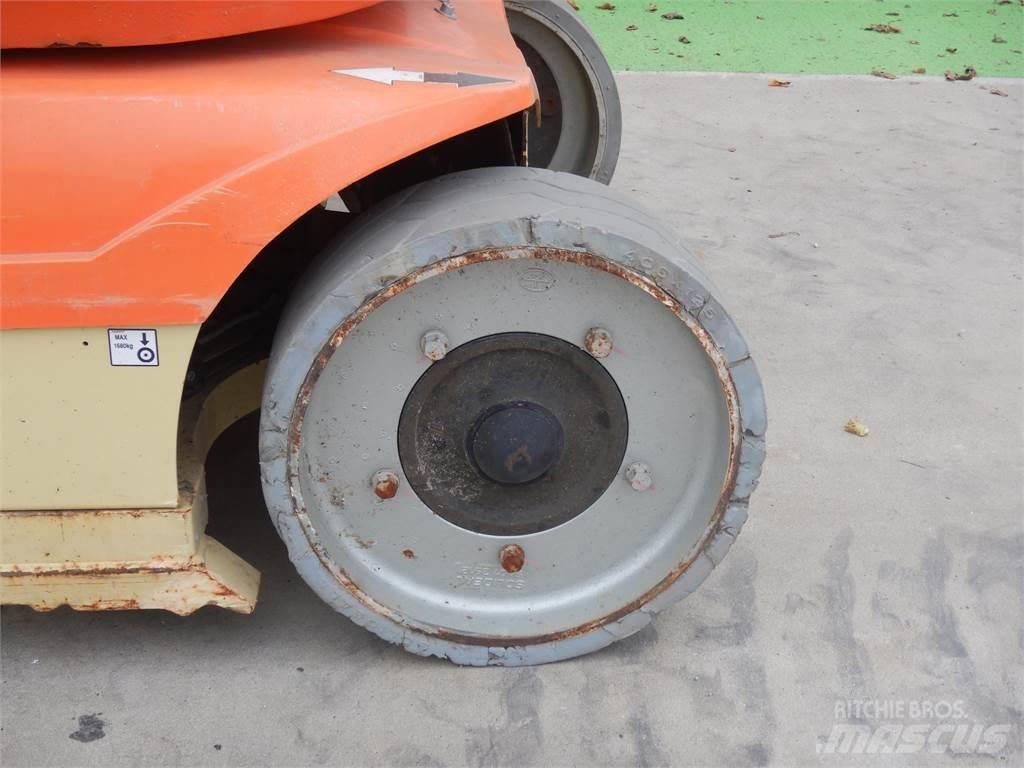 JLG Toucan 10E Vertikalūs stiebiniai keltuvai