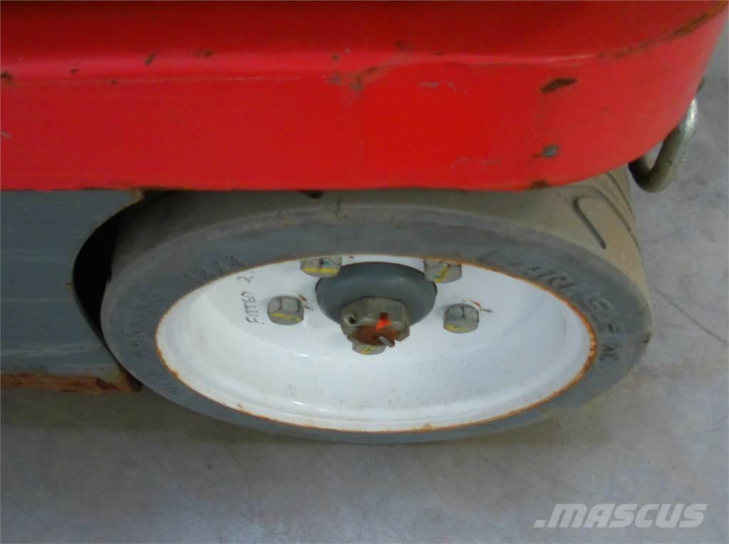 SkyJack SJ16 Vertikalūs stiebiniai keltuvai