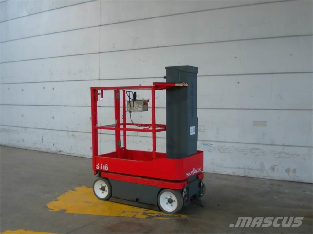 SkyJack SJ16 Vertikalūs stiebiniai keltuvai