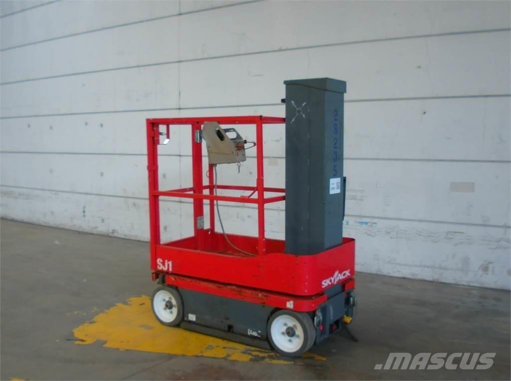 SkyJack SJ16 Vertikalūs stiebiniai keltuvai