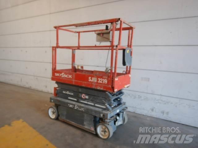 SkyJack SJ3219 Žirkliniai keltuvai