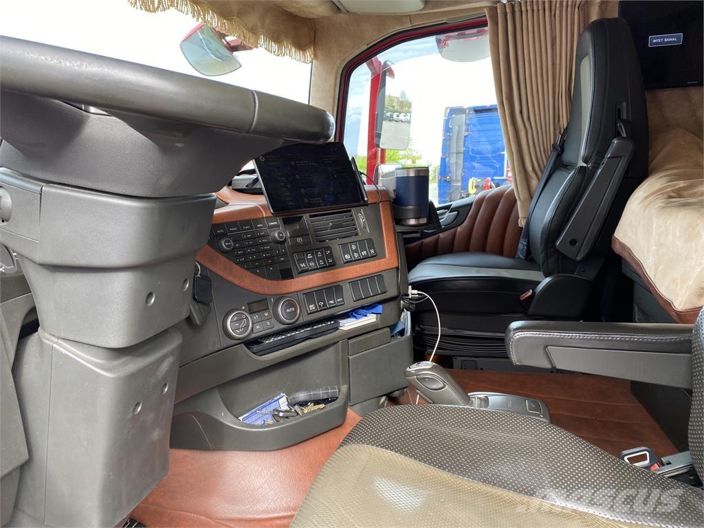 Volvo FH16 750 Naudoti vilkikai