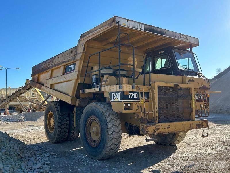 CAT 771D Atliekų išvežimo technika