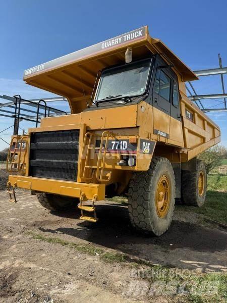 CAT 771D Atliekų išvežimo technika