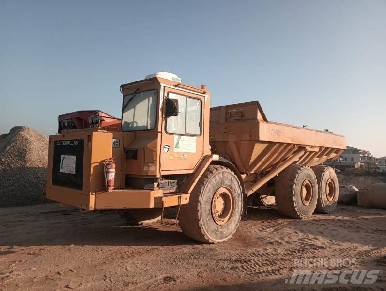 CAT D350C Karjeriniai savivarčiai