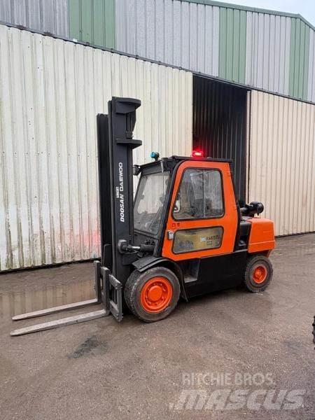 Doosan D45SC Šakiniai krautuvai - Kita