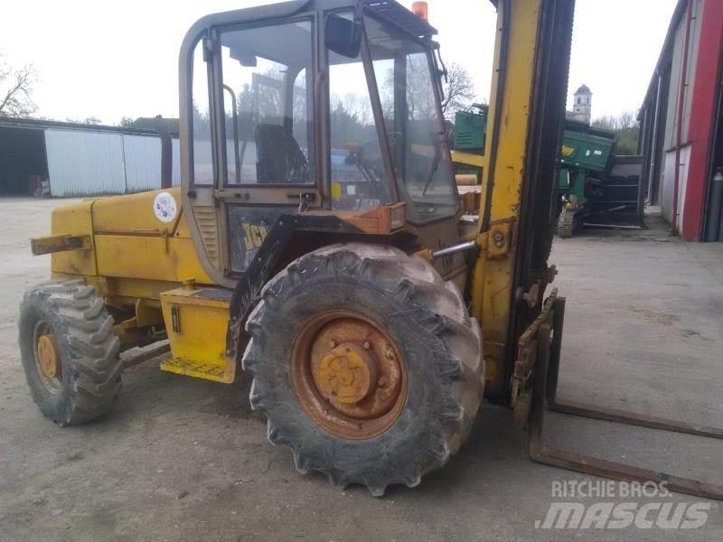 JCB 930 Visureigiai krautuvai