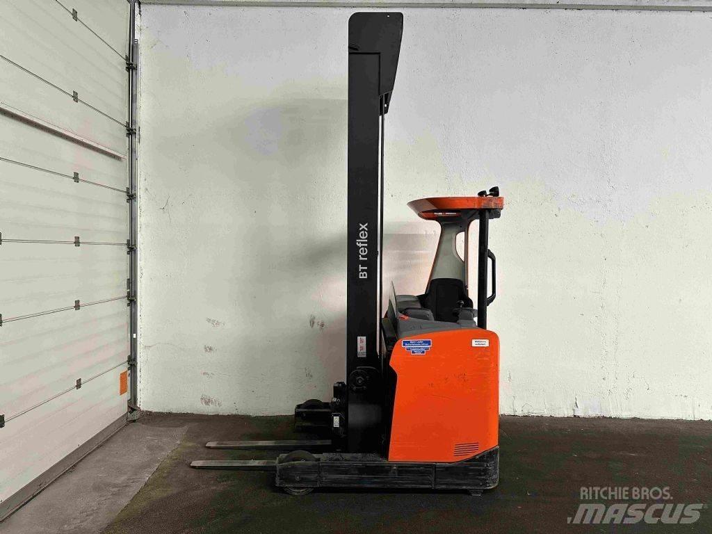 BT RRE 140 - TRIPLEX 9 m Šakiniai krautuvai su prailgintu keltuvu