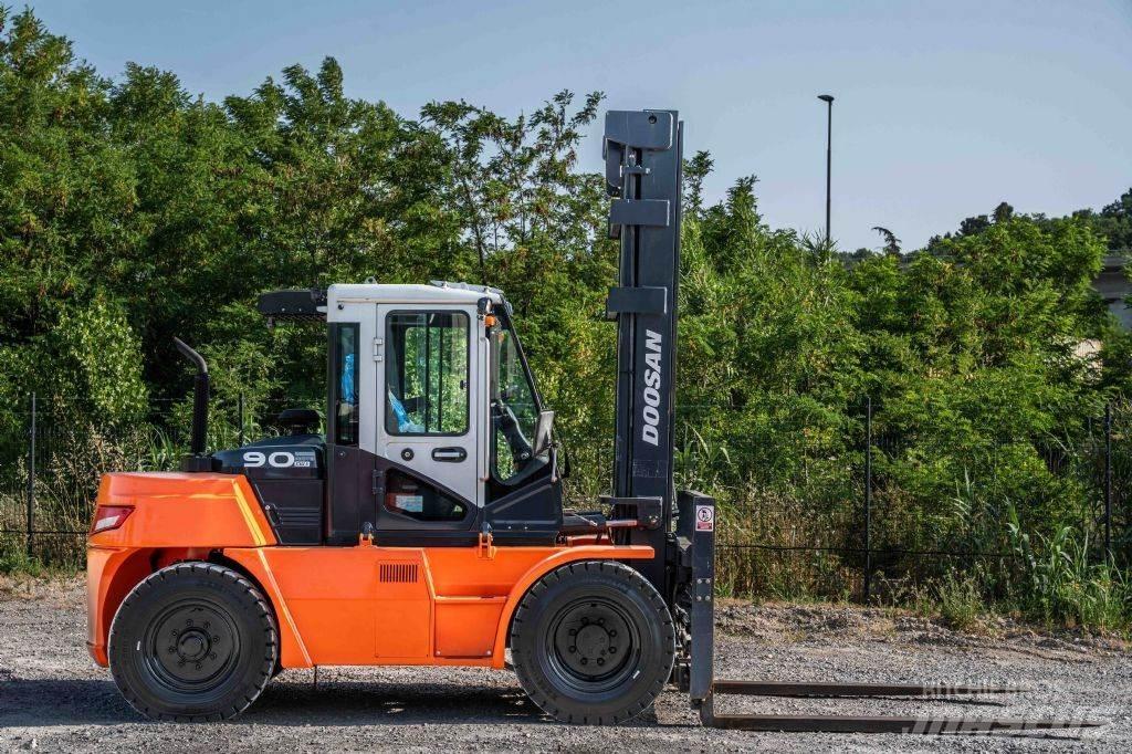 Doosan D 90-S-7 Dyzeliniai krautuvai