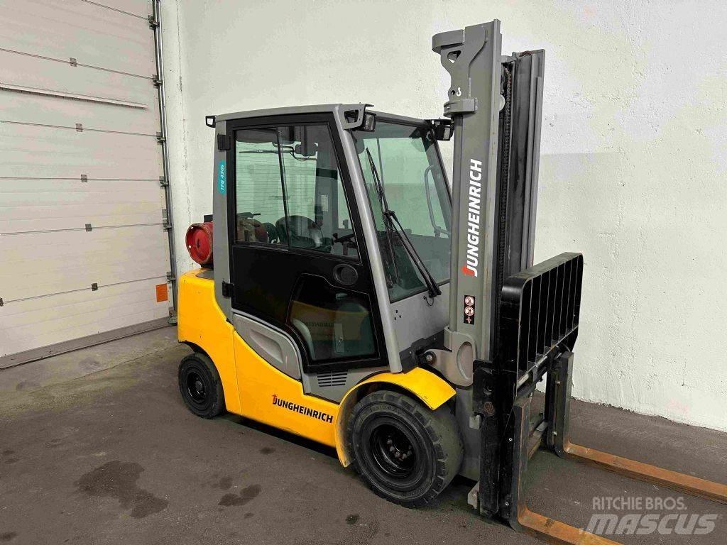 Jungheinrich TFG 430s LPG (dujiniai) krautuvai