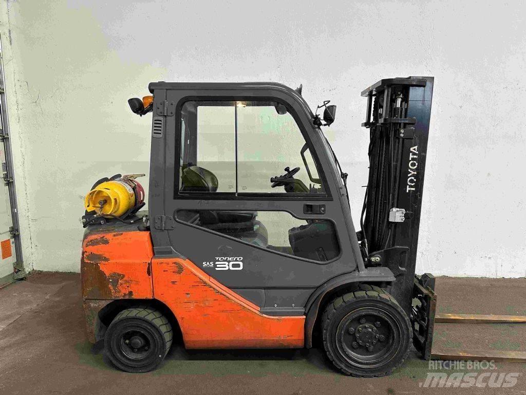 Toyota 02-8FGF30 LPG (dujiniai) krautuvai