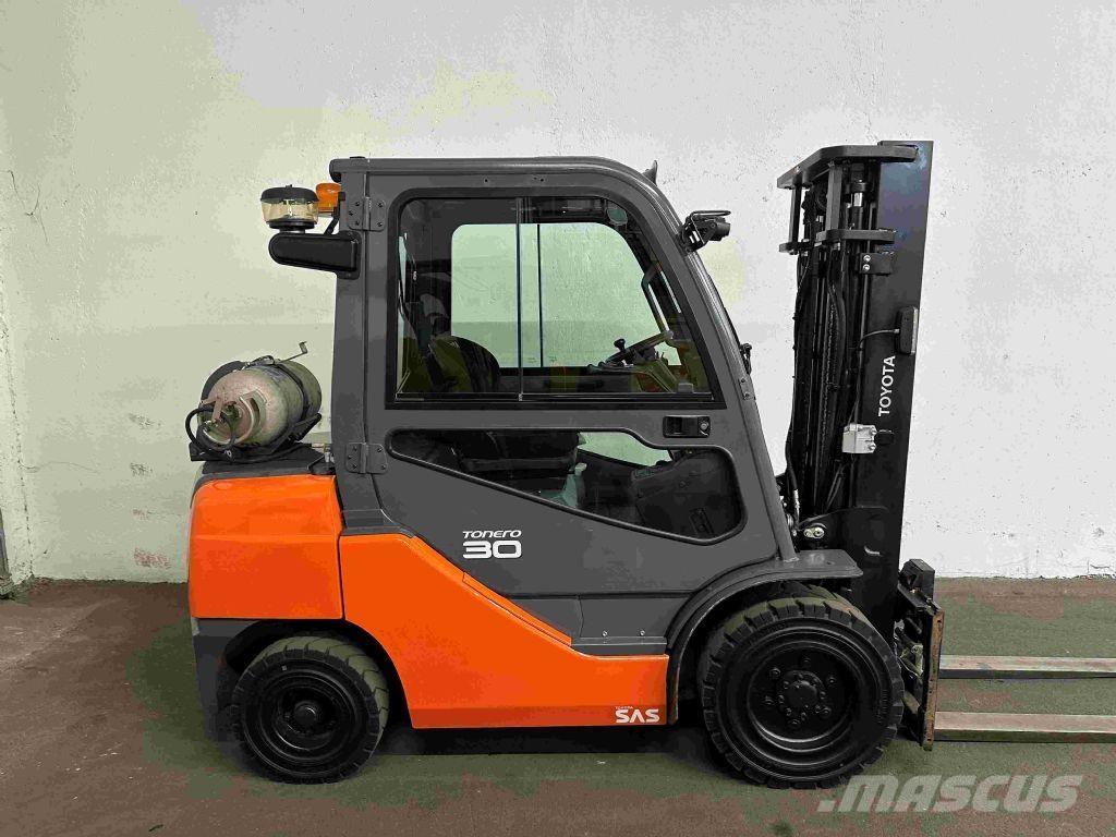 Toyota 02-8FGF30 LPG (dujiniai) krautuvai