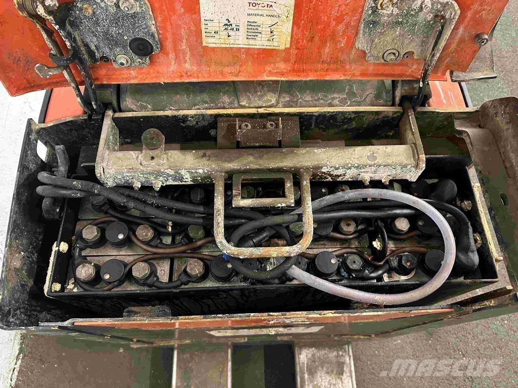 Toyota LPE 200 Mažų aukščių keltuvai