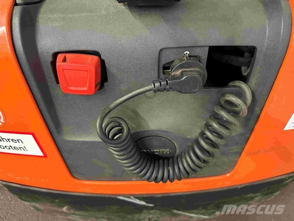 Toyota LWE 130 Mažų aukščių keltuvai
