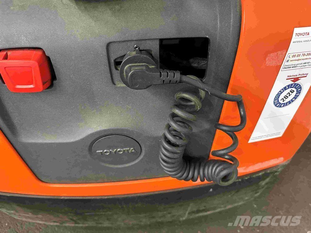 Toyota LWE 130 Mažų aukščių keltuvai