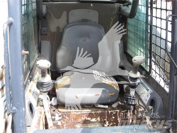 Bobcat T190 Krautuvai su šoniniu pasukimu