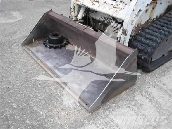 Bobcat T190 Krautuvai su šoniniu pasukimu