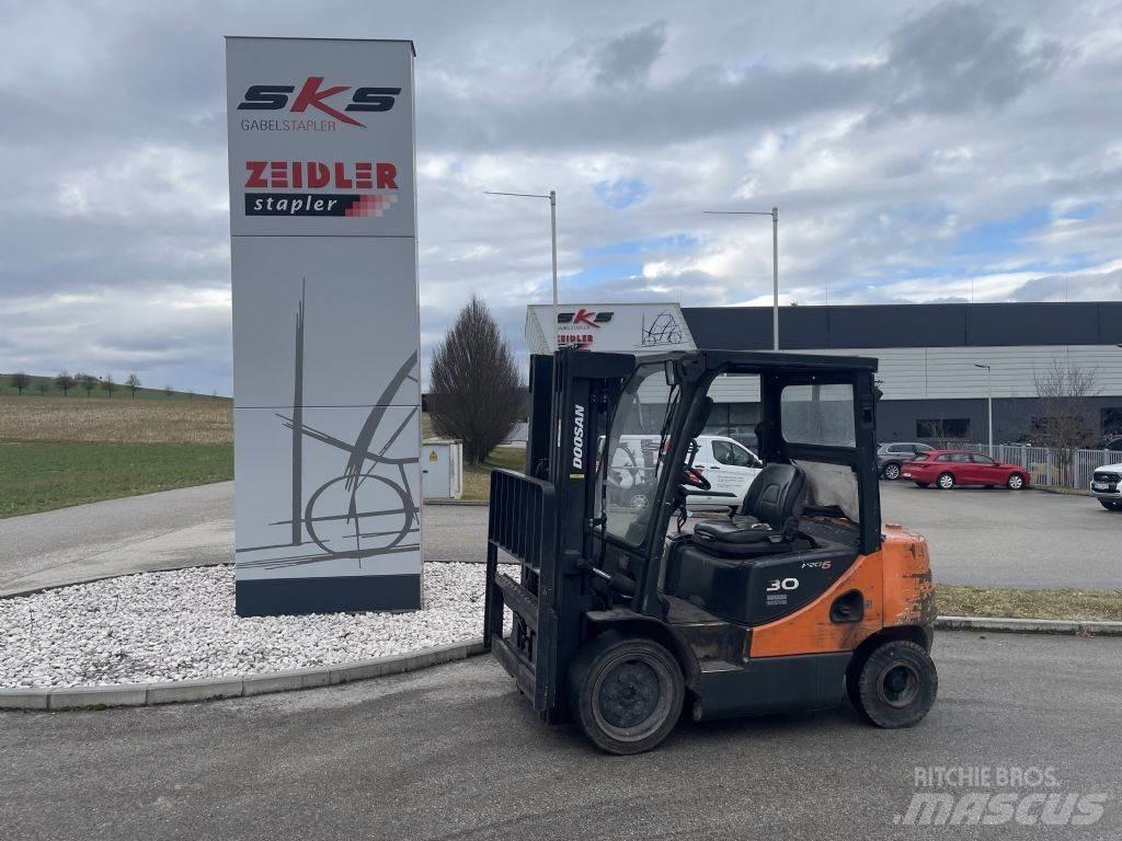 Doosan D30S-5 Dyzeliniai krautuvai