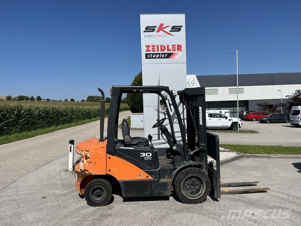 Doosan D30S-7 Dyzeliniai krautuvai