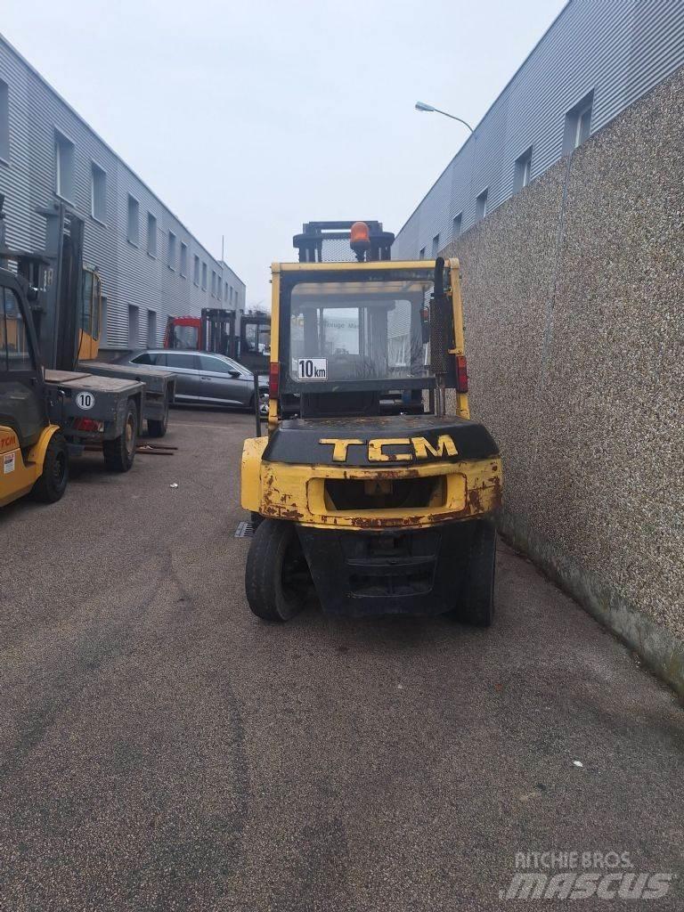 TCM FD40Z7 Dyzeliniai krautuvai