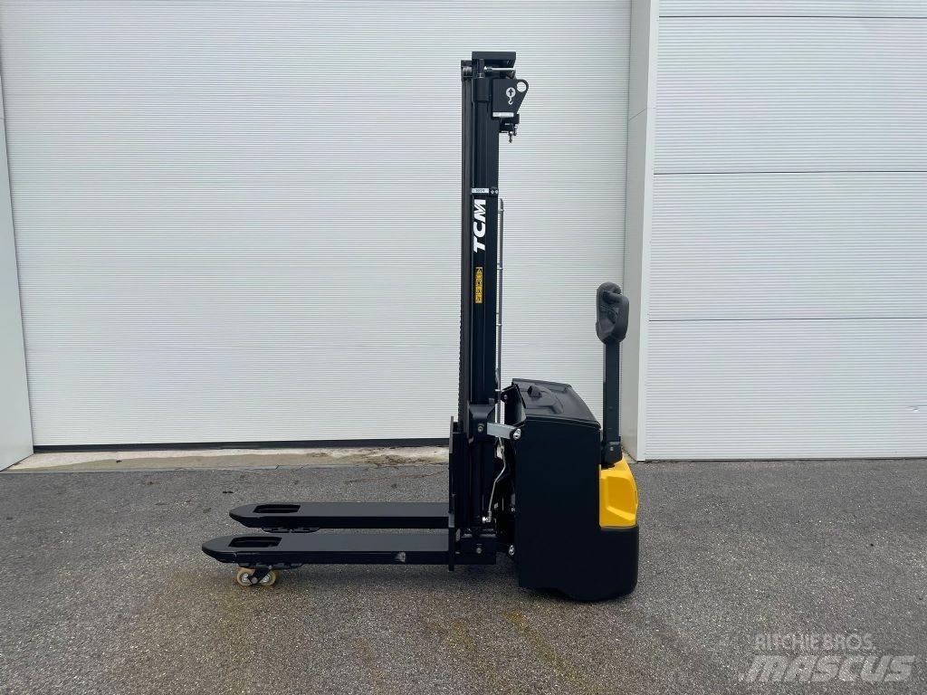TCM SPW14I-N3 Rankiniai vėžimėliai