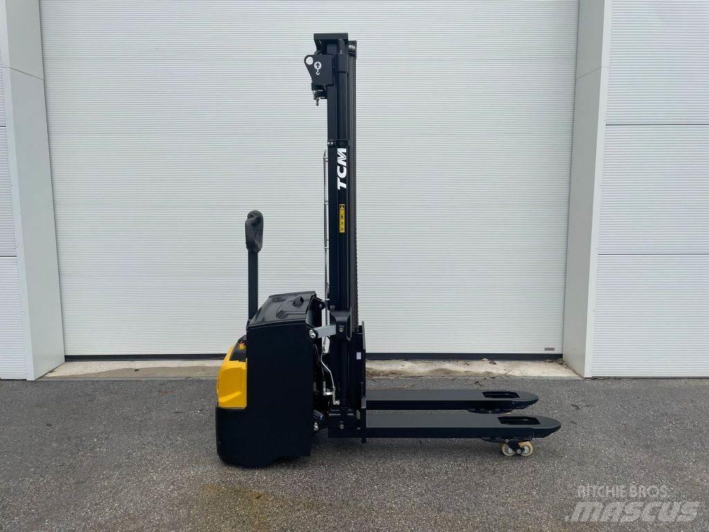 TCM SPW14I-N3 Rankiniai vėžimėliai